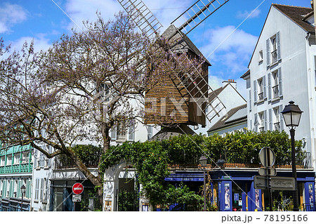 モンマルトルにある、ムーランギャレット (フランス、パリ) 78195166