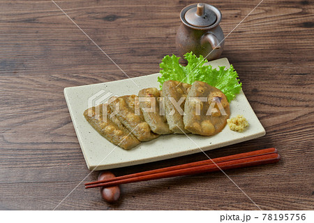 黒はんぺん、黒半片、焼きはんぺん。郷土料理、地元グルメ。鰯はんぺん。 黒はんぺん、黒半片、焼きはんぺん。郷土料理、地元グルメ。鰯はんぺん。 78195756