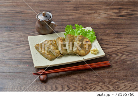 黒はんぺん、黒半片、焼きはんぺん。郷土料理、地元グルメ。鰯はんぺん。 78195760