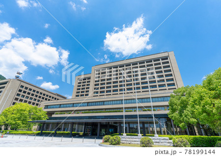 新緑の山口県庁と旧山口県庁 山口県山口市 新緑の山口県庁と旧山口県庁 山口県山口市 78199144