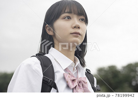 登下校中の女子高生 登下校中の女子高生 78199942