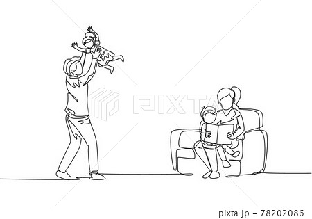 Single continuous line drawing of young mother sitting on sofa and reading book to son while father play with daughter at home. Happy family parenting concept. One line draw design vector illustration 78202086
