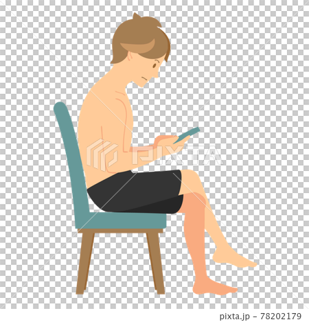 悪い座り方でスマホを見る男性 悪い座り方でスマホを見る男性 78202179