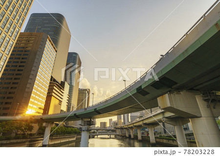 大阪　中之島の夕景　中之島ガーデンブリッジから 78203228