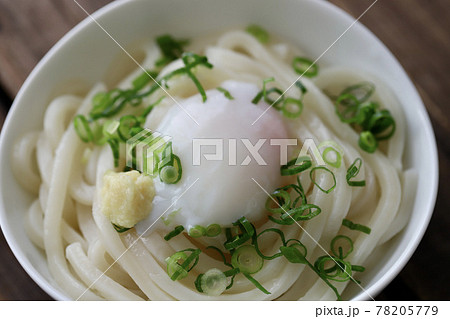 冷やし温玉ぶっかけうどん 冷やし温玉ぶっかけうどん 78205779