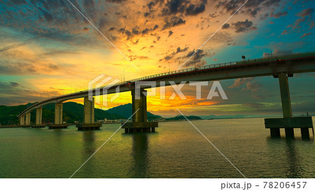 児島湾大橋と夕焼け 78206457