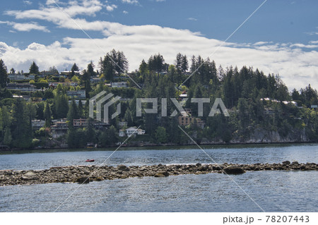 海の眺望のある斜面に建つ住宅街 ウエストバンク-バー ブリティッシュコロンビア カナダ 海の眺望のある斜面に建つ住宅街 ウエストバンク-バー ブリティッシュコロンビア カナダ 78207443