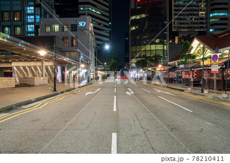 【シンガポール】新型コロナウイルスの流行により人通りの少なくなったラオパサ フェスティバルマーケット 78210411