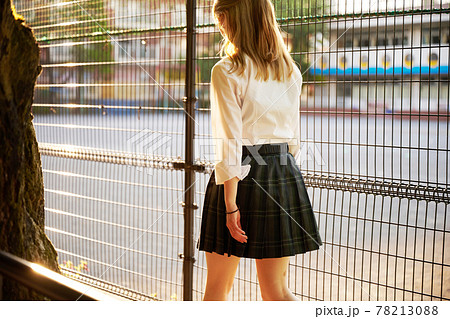 金髪 女子高生  金髪 女子高生  78213088