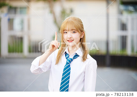 金髪　女子高生　 78213138