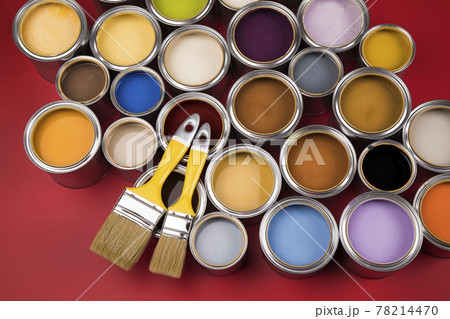 Open paint cans with a brush, Rainbow colors 78214470