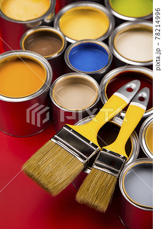 Tin cans with paint and brushes Tin cans with paint and brushes 78214996