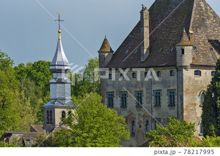 the castle of Yvoire is built on a point overlooking Lake Geneva, France	 78217995
