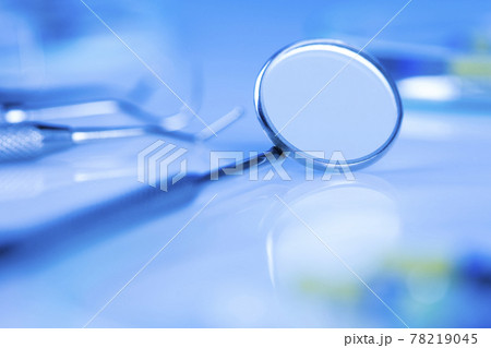 Close-up Dental Instruments Close-up Dental Instruments 78219045