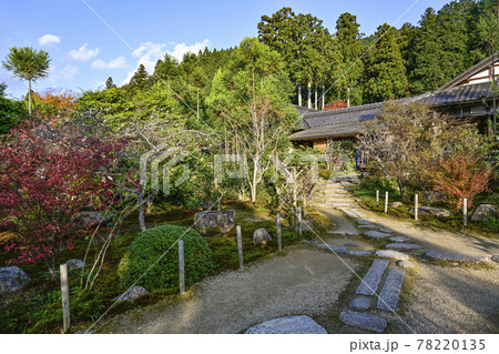 紅葉の魚山大原寺、実光院 旧理覚院(りかくいん)庭園 紅葉の魚山大原寺、実光院 旧理覚院(りかくいん)庭園 78220135