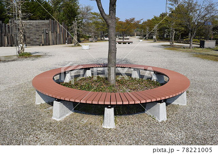 公園のベンチ 78221005