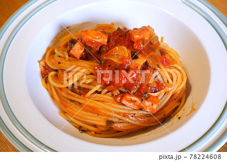トマトソースたっぷりのパスタ トマトソースたっぷりのパスタ 78224608