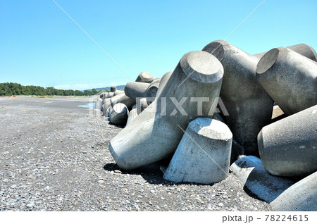 巨大テトラポットのある海 巨大テトラポットのある海 78224615
