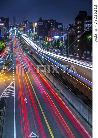 大阪都市夜景　新御堂筋　光の軌跡 78236213