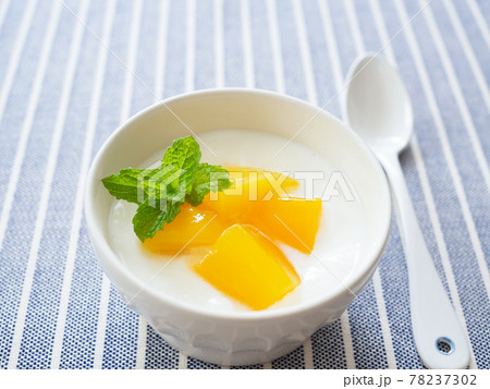 マンゴーヨーグルト 78237302