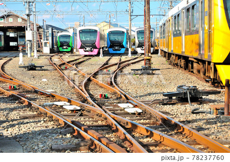 地方都市の電車操車場の風景 地方都市の電車操車場の風景 78237760