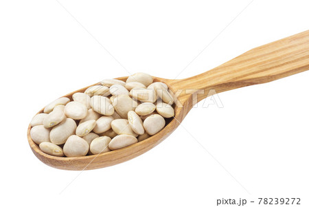 White kidney beans in wooden spoon isolated on white background 78239272