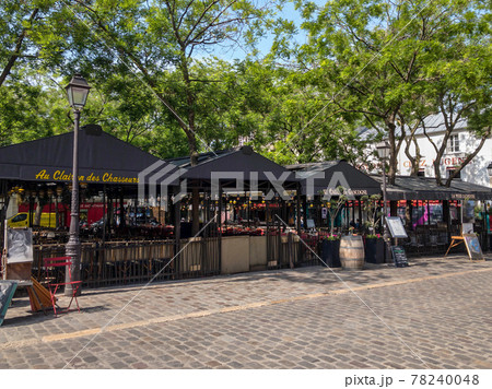 モンマルトルにあるテアトル広場 78240048