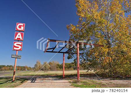 Old Abandoned Gas Station rural Eastern Texas Old Abandoned Gas Station rural Eastern Texas 78240154