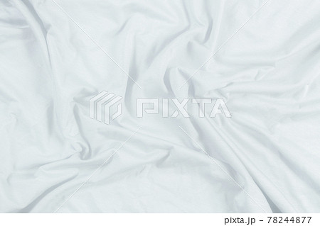 青空と太陽に虹 78244877