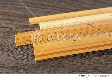 竹製の物差し 使い古した竹尺 竹製の物差し 使い古した竹尺 78246007