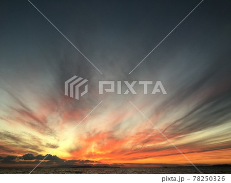 日本の夕日 78250326