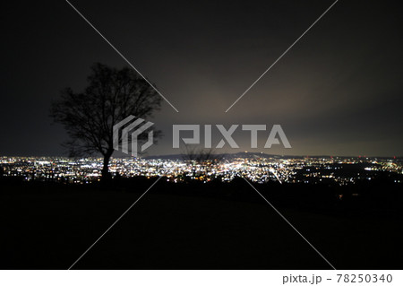 山上から見る夜景 78250340