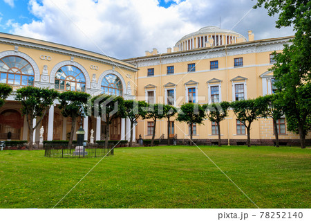 Decorated gallery of Gonzago, an architectural and frescos ensemble of the Pavlovsk Palace in Russia Decorated gallery of Gonzago, an architectural and frescos ensemble of the Pavlovsk Palace in Russia 78252140