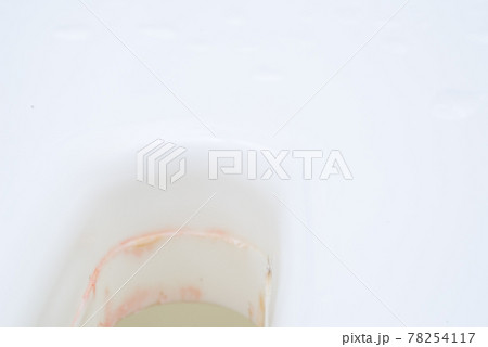 【水垢】掃除前のお風呂の椅子 【水垢】掃除前のお風呂の椅子 78254117