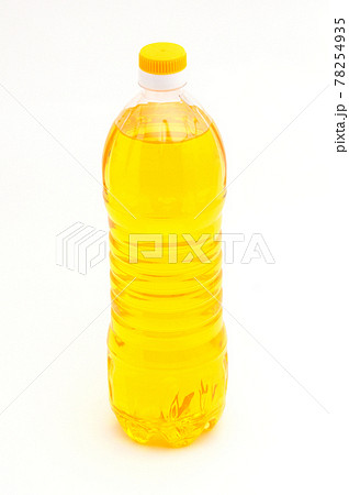 Bottle with vegetable oil on a white background Bottle with vegetable oil on a white background 78254935