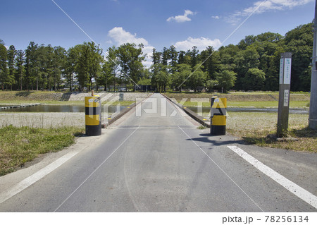 埼玉の沈下橋（冠水橋）鞍掛橋・都幾川　埼玉県東松山市 78256134