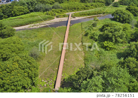 埼玉の沈下橋（冠水橋）若宮橋・高麗川　埼玉県坂戸市（ドローンによる空撮） 78256151