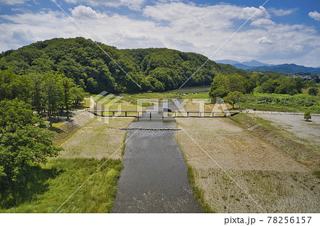 埼玉の沈下橋 冠水橋 鞍掛橋 都幾川 埼玉県東松山市 ドローンによる空撮 の写真素材