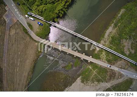 埼玉の沈下橋（冠水橋）稲荷橋・都幾川　埼玉県東松山市（ドローンによる空撮） 78256174