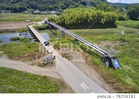 埼玉の沈下橋（冠水橋）稲荷橋・都幾川　埼玉県東松山市（ドローンによる空撮） 78256181