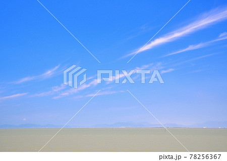 夏めく有明海 青い空と雲 夏めく有明海 青い空と雲 78256367