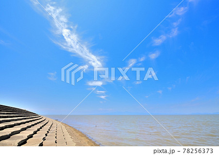 夏めく有明海 青い空と雲 夏めく有明海 青い空と雲 78256373