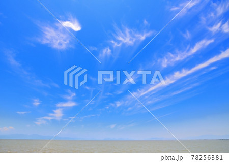 夏めく有明海 青い空と雲 夏めく有明海 青い空と雲 78256381