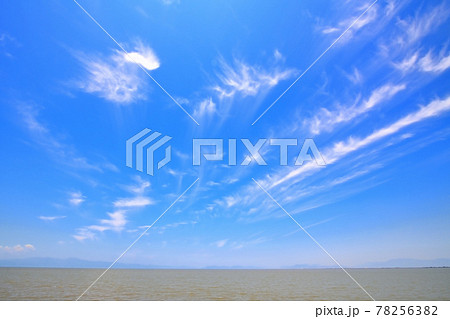 夏めく有明海　青い空と雲 78256382