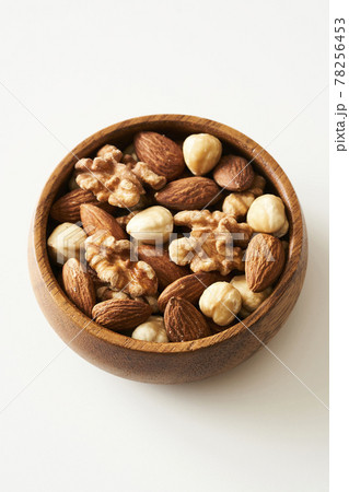 健康食品のロカボナッツ　アーモンド　くるみ　ヘーゼルナッツ 78256453