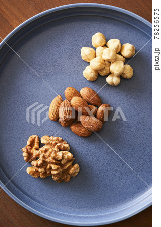 健康食品のロカボナッツ アーモンド くるみ ヘーゼルナッツ 健康食品のロカボナッツ アーモンド くるみ ヘーゼルナッツ 78256575