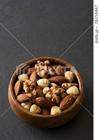 健康食品のロカボナッツ アーモンド くるみ ヘーゼルナッツ 健康食品のロカボナッツ アーモンド くるみ ヘーゼルナッツ 78256947