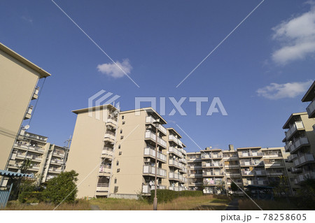 千里ニュータウン新千里南町（大阪府豊中市）の府営新千里南住宅 78258605