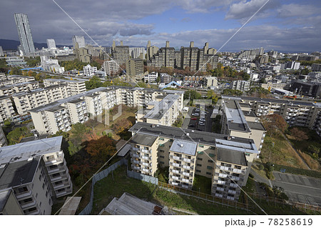 千里ニュータウン新千里南町（大阪府豊中市）の府営新千里南住宅 78258619