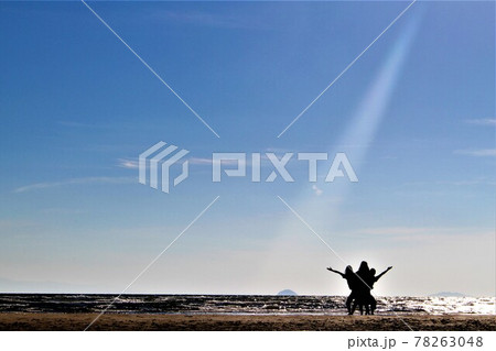 夏の海と3人組 夏の海と3人組 78263048